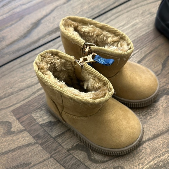 Cat and jack baby boots - Picture 1 of 5